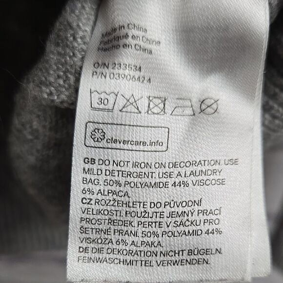 H&M Gangsta Wrapper Sequin Pug Dog Gray Crew Neck Sweater Urban Hip Christmas XS - Picture 9 of 14